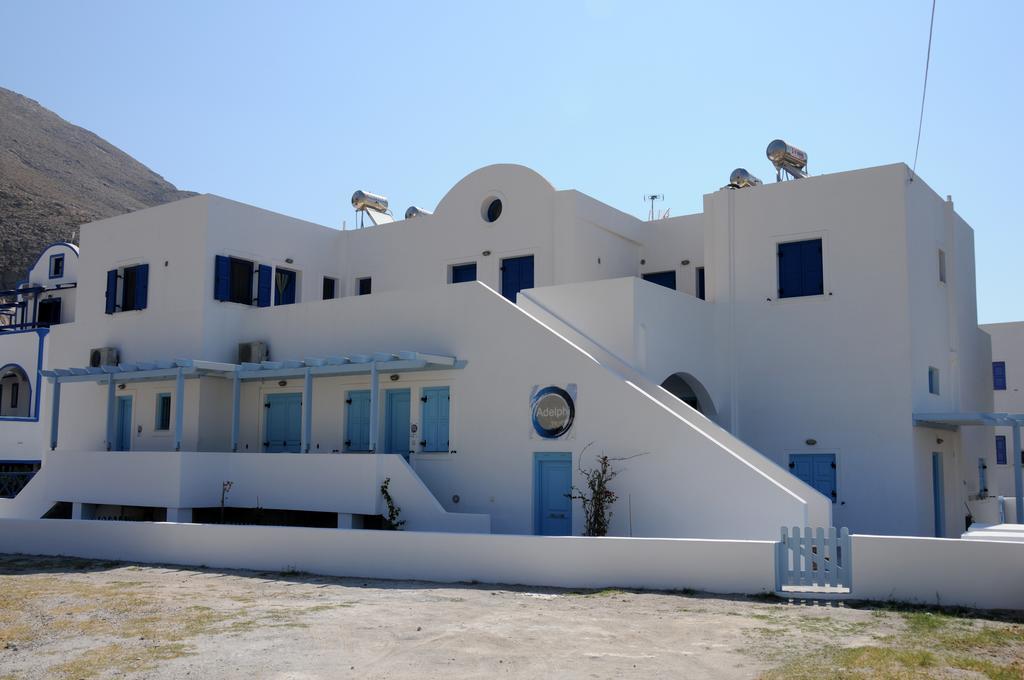 Adelphi Perissa (Santorini)